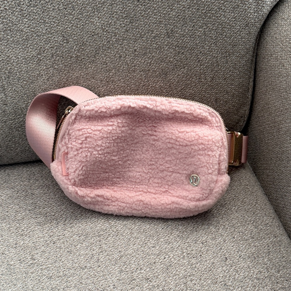 Lululemon Athletica Everywhere Belt Bag Blush Sherpa Crossbody Bag